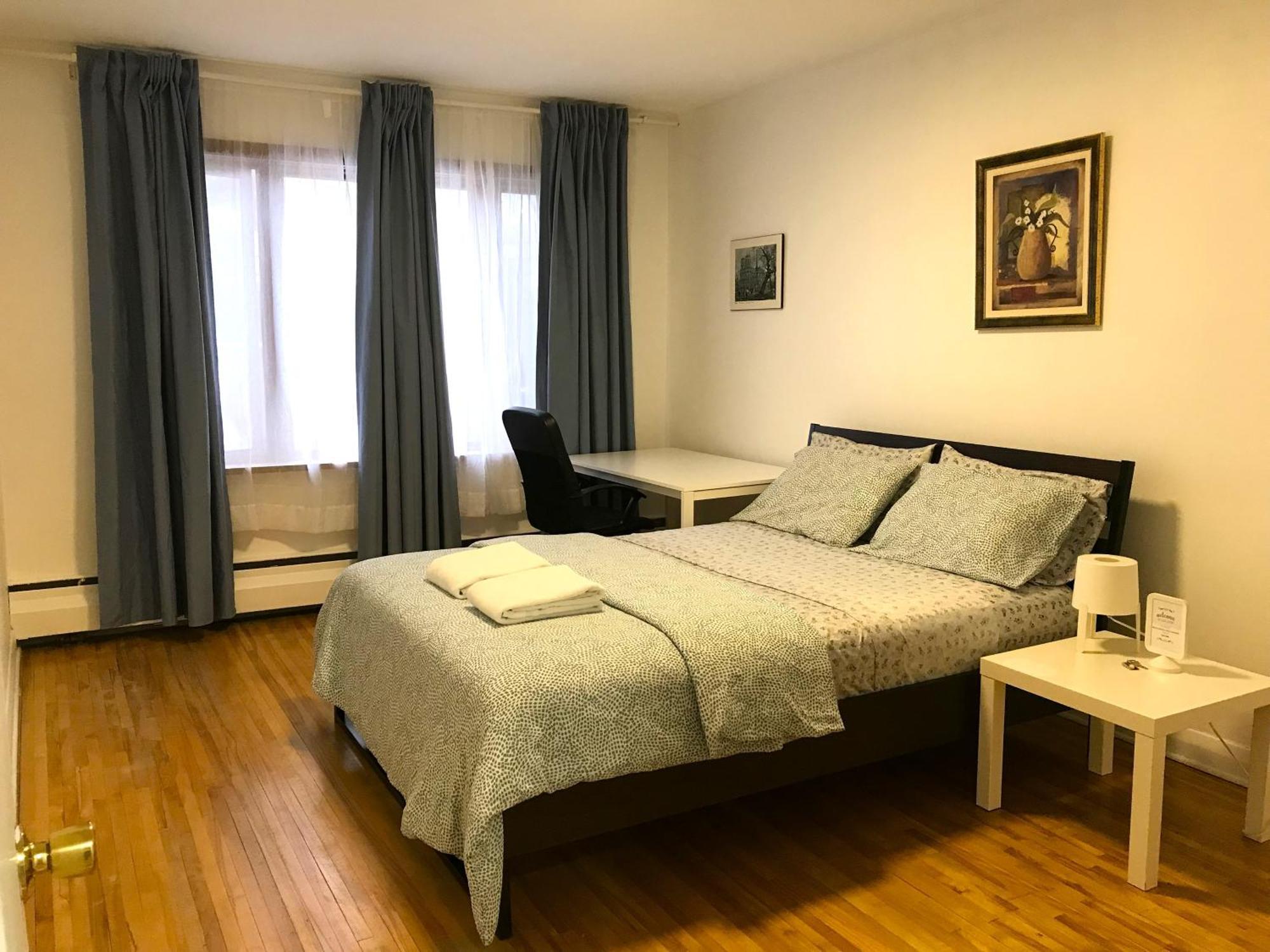 Big Private Room Midmontreal Next To Station Metro - Parking Free Екстер'єр фото